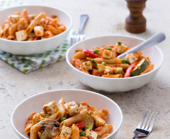 Tomato pasta with vegetables and feta Tomato pasta with vegetables and feta