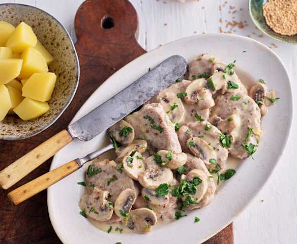 Polędwiczki wieprzowe z sosem musztardowym i ziemniakami