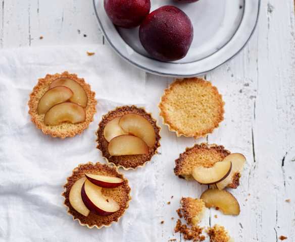 Tarteletes de ameixa e amêndoa