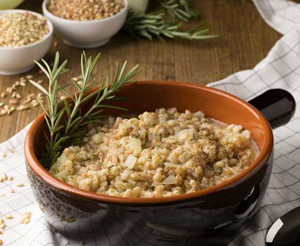Minestra finocchi, orzo e farro