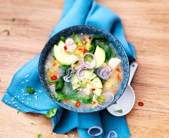 Soupe de poulet au citron vert