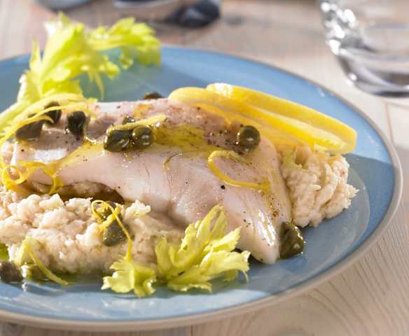 Fischfilet mit Selleriepüree und Kapern-Zitronen-Sauce