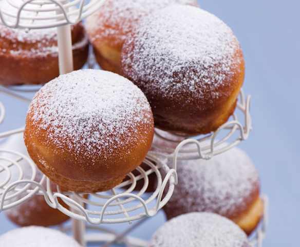 Polish Doughnuts (Pączki)