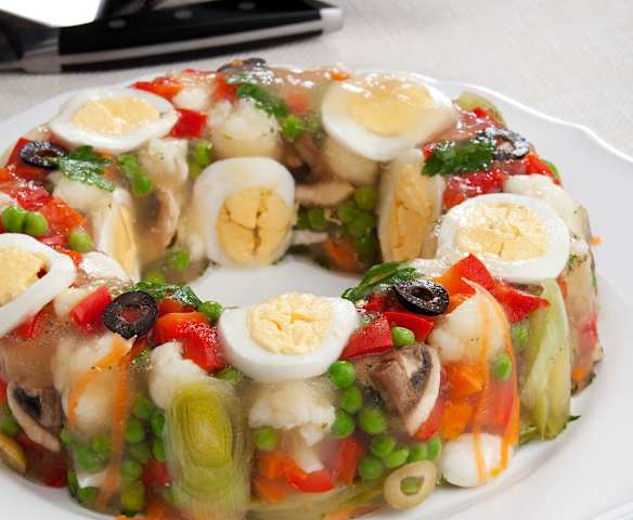 Áspic de verduras y huevo