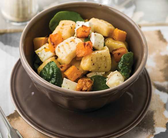 Gnocchi com abóbora e espinafres