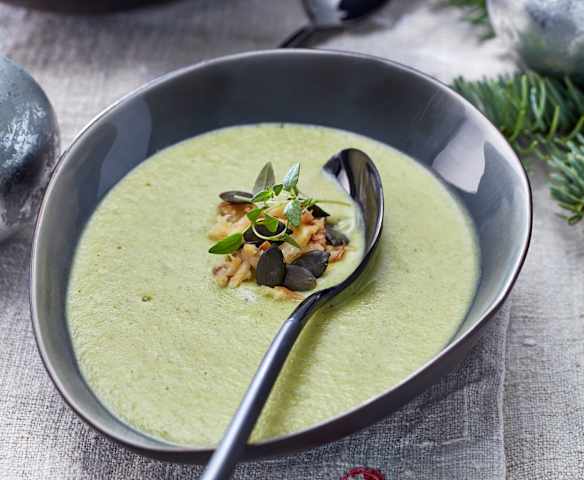 Brokkoli-Apfel-Suppe