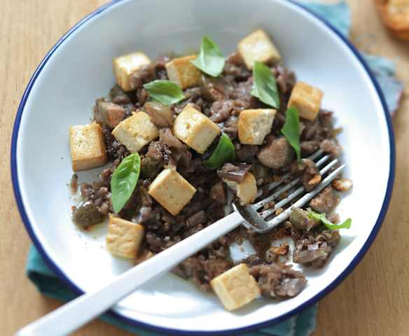 Menu veggie - Compotée d’aubergines aux câprons et au tofu grillé
