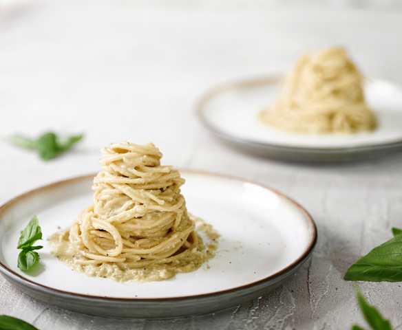 Spaghetti z kremowym sosem z bakłażana Spaghetti z kremowym sosem z bakłażana
