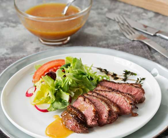 Magret de pato con salsa de soja y mirin