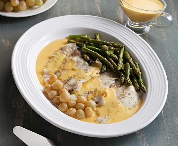 Rodaballo al vapor con uvas