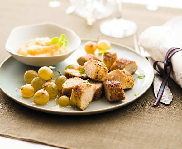 Boudin blanc pané aux noisettes et cèpes, raisins et compotée de pommes