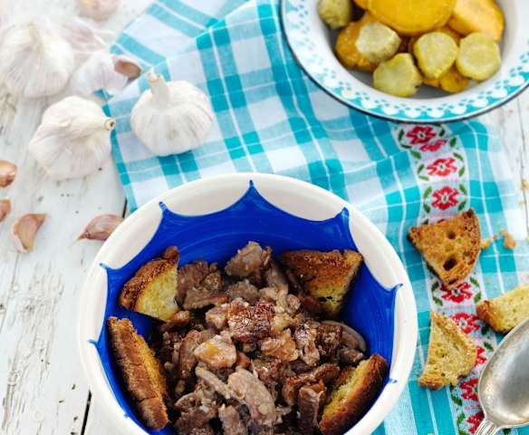 Carne em vinha de alhos