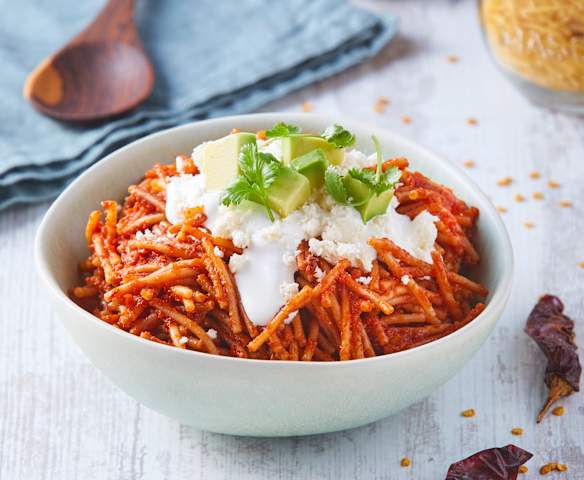 Fideo seco en salsa de chiles