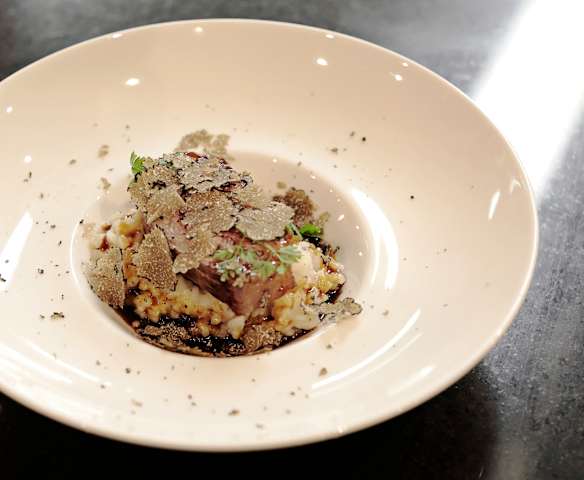 Getrüffeltes Entrecôte auf Cicorino rosso Risotto