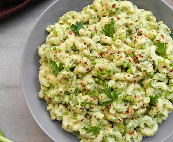 Avokadolu Makarna Salatası