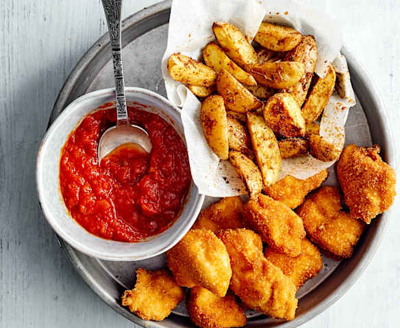 Nuggets de poulet avec country cuts et ketchup