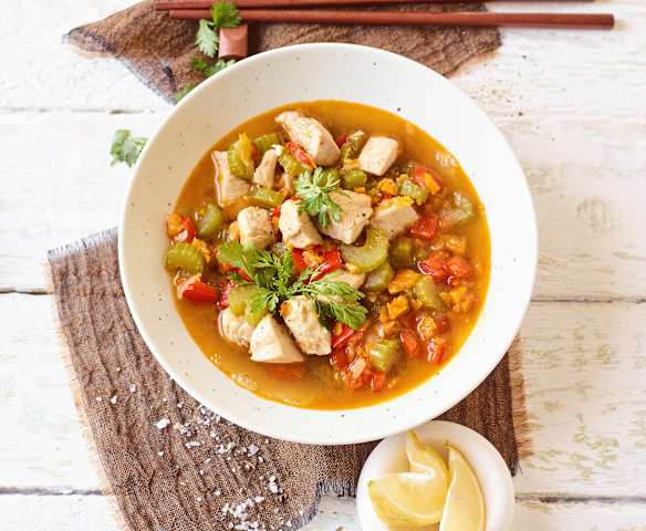 Asia-Gemüse-Suppe mit Hähnchen Asia-Gemüse-Suppe mit Hähnchen