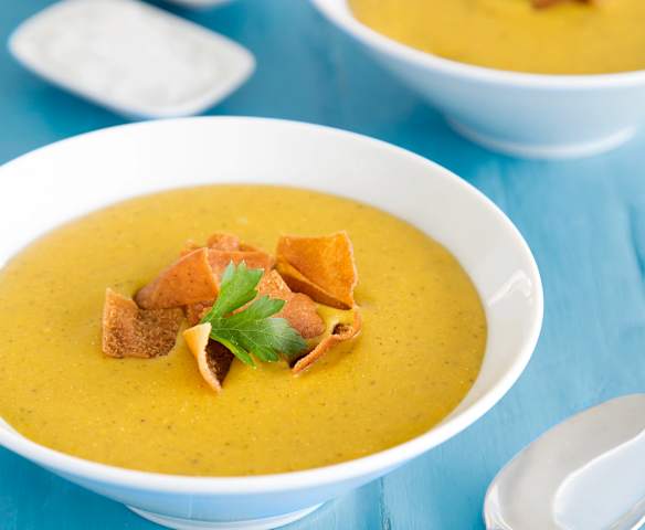 Creamy carrot and lentil soup
