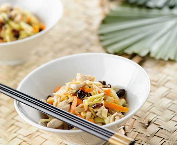 Salteado de frango com amêndoas