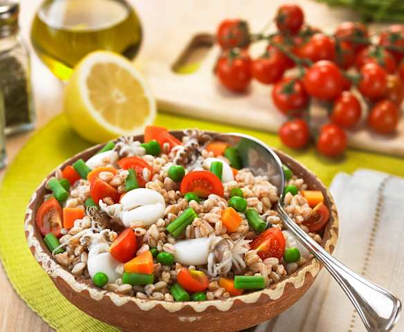 Farro con seppie e verdure