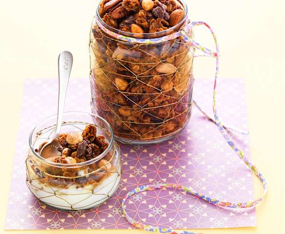 Céréales croustillantes au chocolat et fruits secs Céréales croustillantes au chocolat et fruits secs