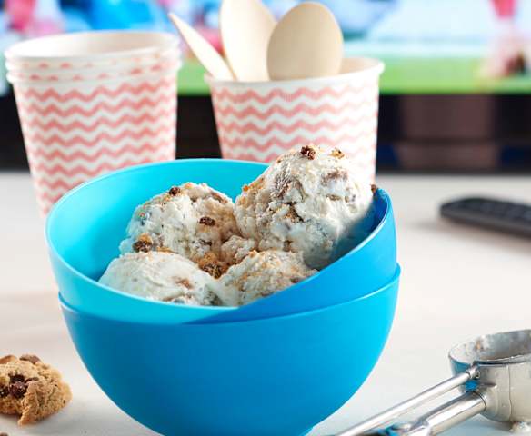 Crème glacée aux cookies et chocolat blanc