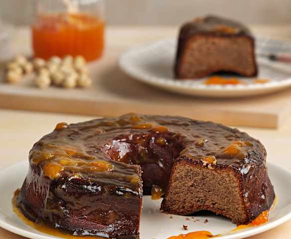 Bizcocho de avellanas y chocolate con leche