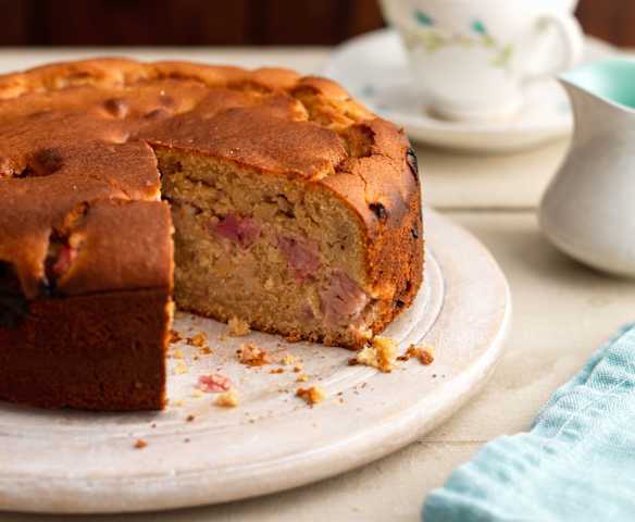 Rhubarb and Ginger Spelt Cake