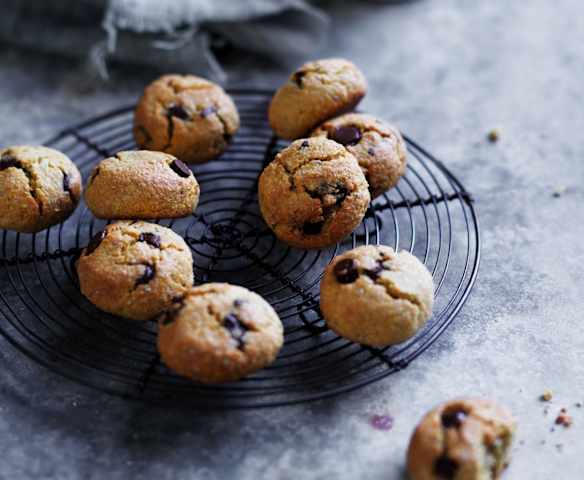 Quinoa choc-chip biscuits