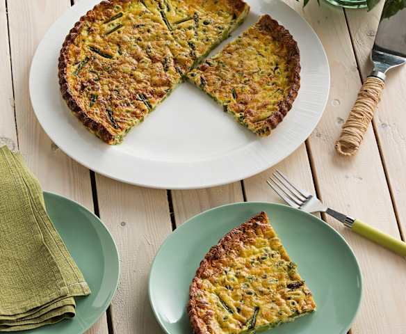 Frittata de verduras de primavera con hierbas aromáticas
