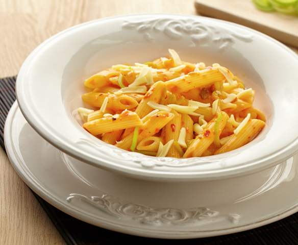 Těstoviny s ajvarem a se sýrem