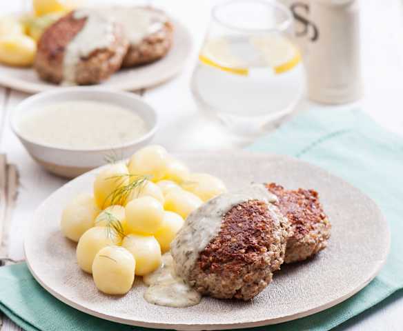 Hreczanyki z sosem koperkowo-chrzanowym i ziemniakami