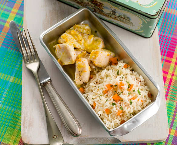 Peixe com citrinos e arroz de cenoura
