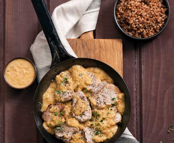 Polędwiczki wieprzowe w sosie cebulowym