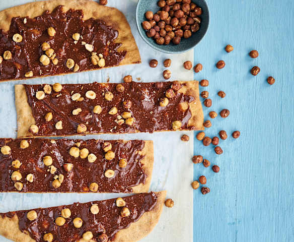 Piza com creme de chocolate e avelã