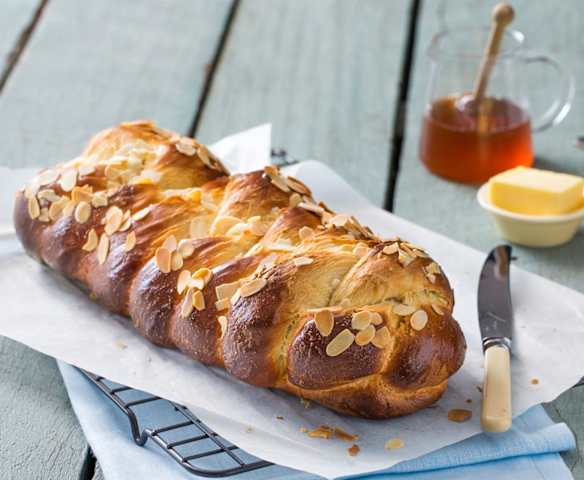 Pan de Pascua (Tsoureki)