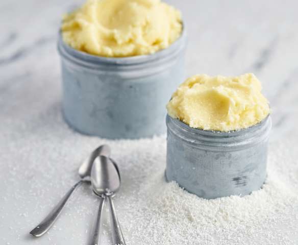 Sorvete de ananás e coco