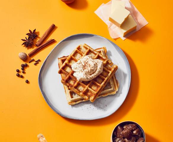 Maronenwaffeln mit Lebkuchensahne Maronenwaffeln mit Lebkuchensahne
