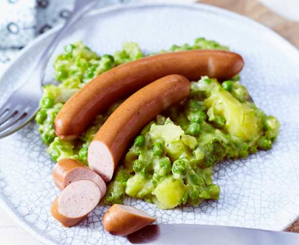 Erbsen-Kartoffel-Stampf mit Wiener Würstchen