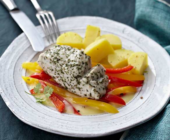 Seelachs mit Kartoffeln, Paprika und Senfsauce