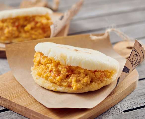 Arepas de huevos pericos (revueltos) para dos