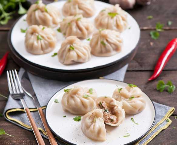 Chinkali z mięsem i kolendrą