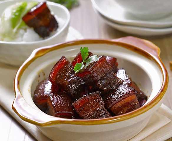 Hong shao rou (braised pork belly)