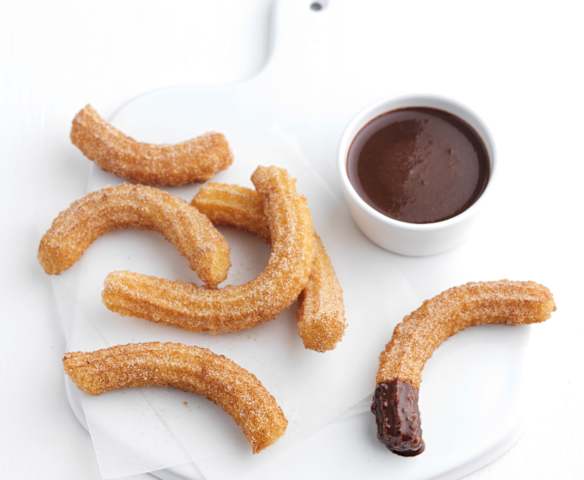 Churros com chocolate quente