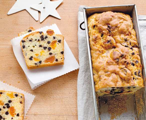 Cake aux pépites de chocolat et aux abricots