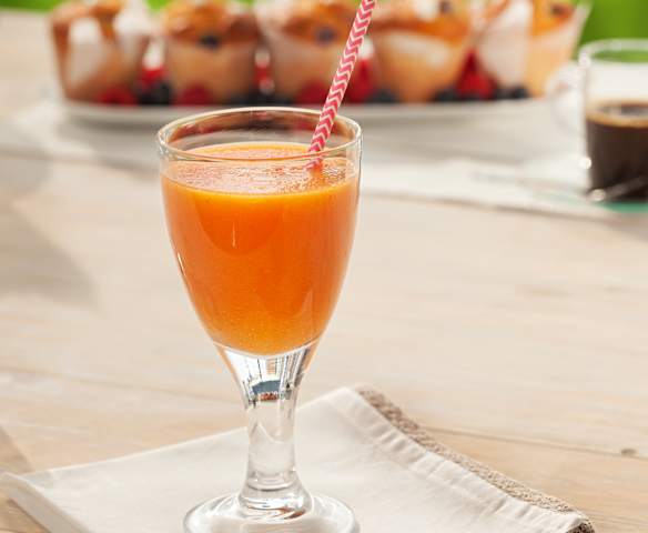 Jus d'orange, papaye et clou de girofle Jus d'orange, papaye et clou de girofle