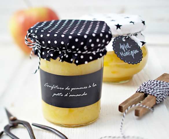Confiture de pommes à la pâte d'amande