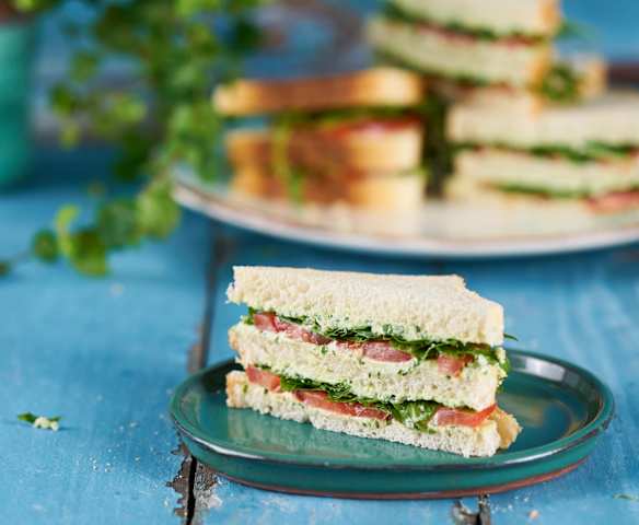 Sanduíche com pasta de requeijão