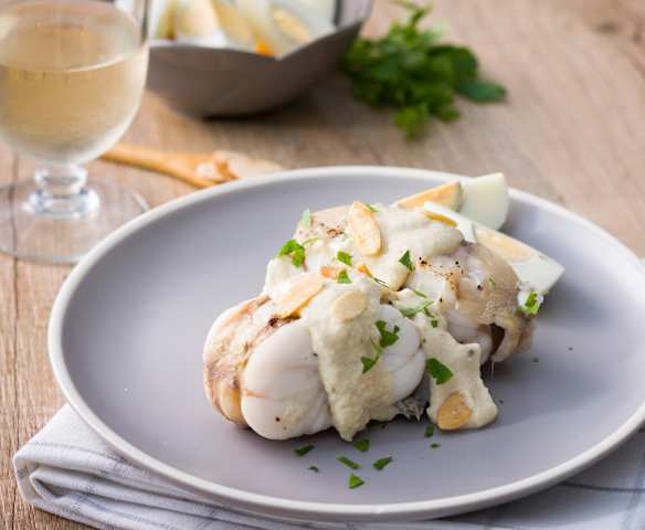 Rape en salsa de almendras