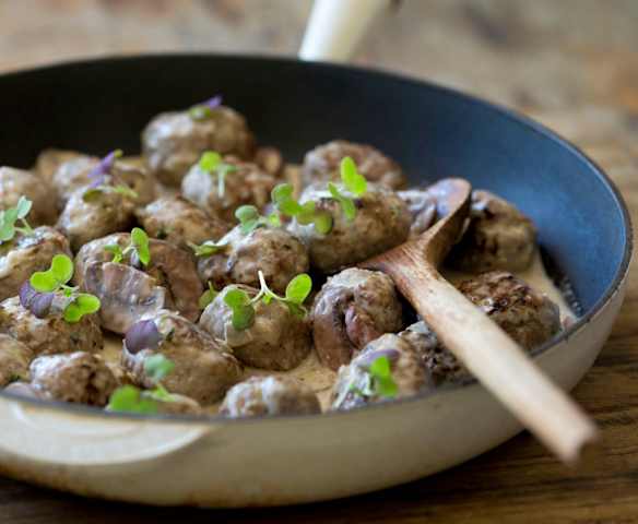 Meatballs with White Wine Mushroom Sauce